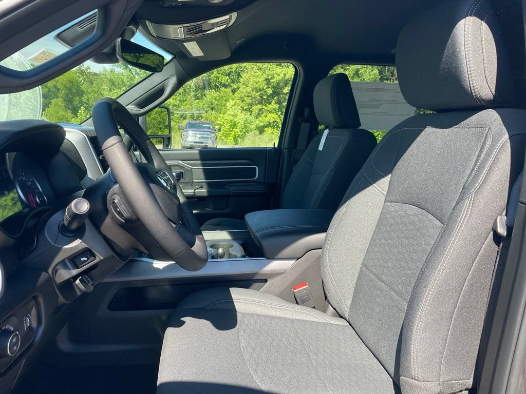 New 2026 RAM 2500 Big Horn AWD/4WD image 2
