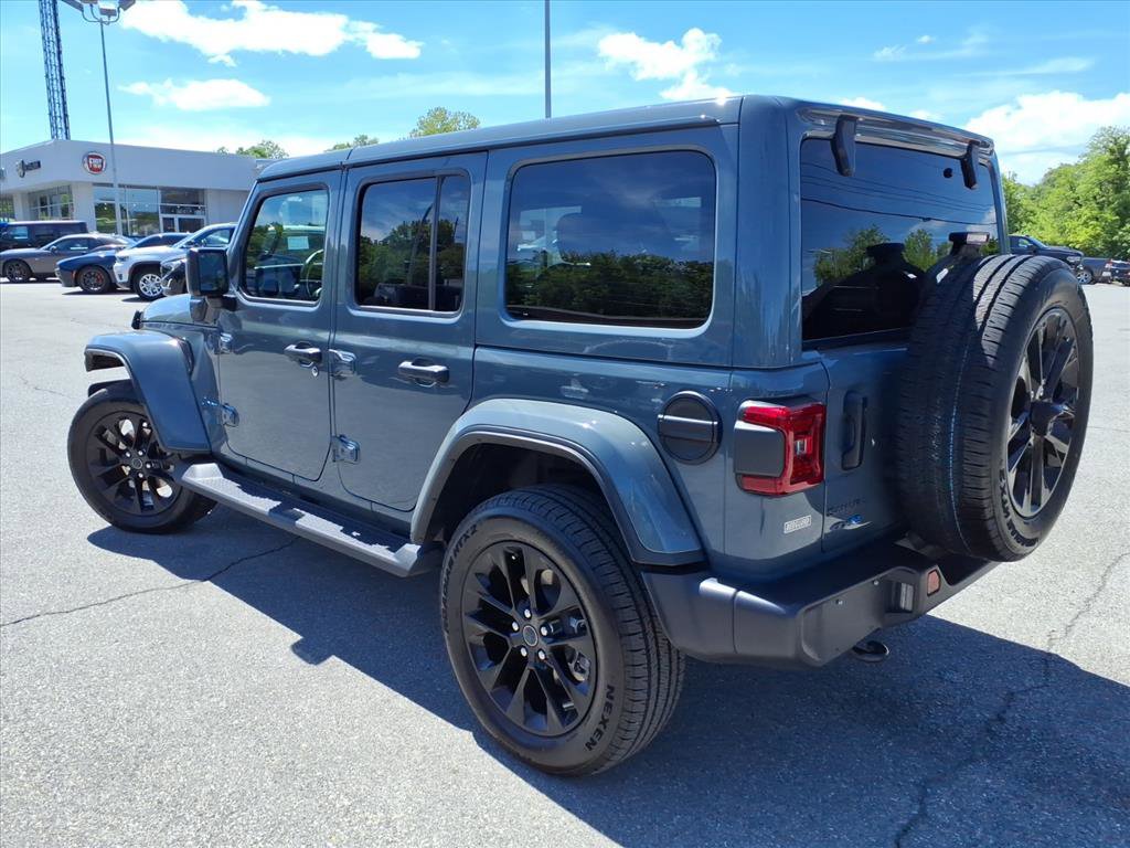 Used 2025 Jeep Wrangler Unlimited Sahara AWD/4WD image 6