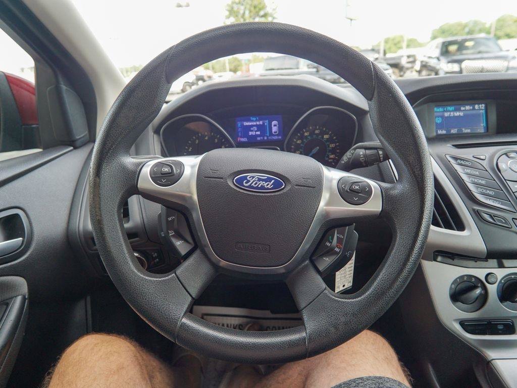Used 2013 Ford Focus SE FWD image 18