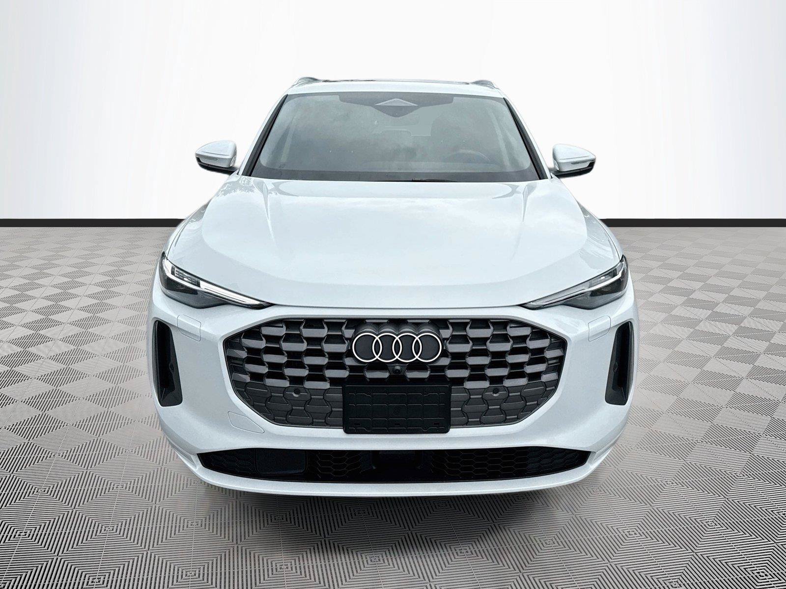 Certified 2025 Audi Q5 Premium AWD/4WD image 2