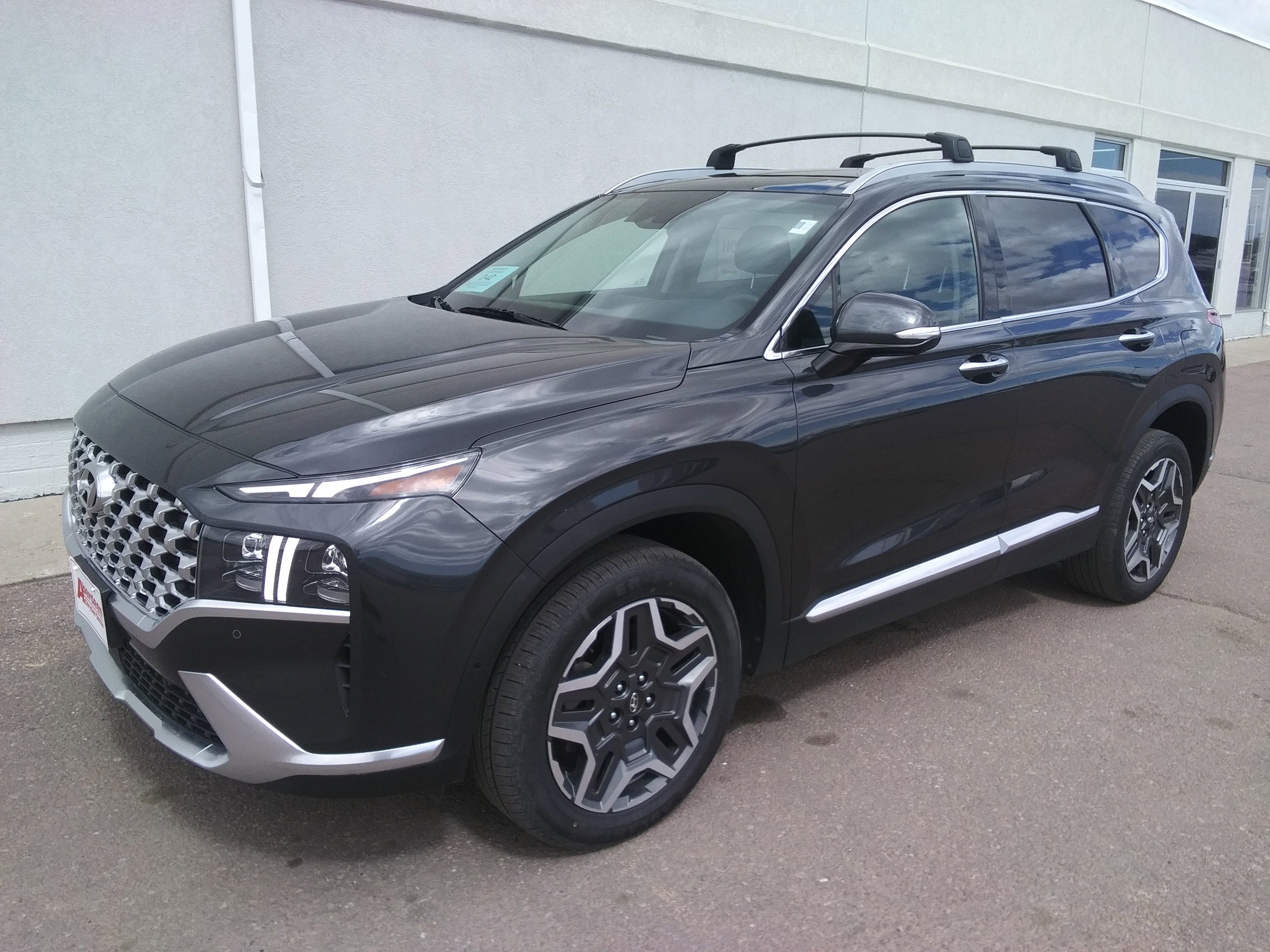 Used 2022 Hyundai Santa Fe Limited AWD/4WD image 2