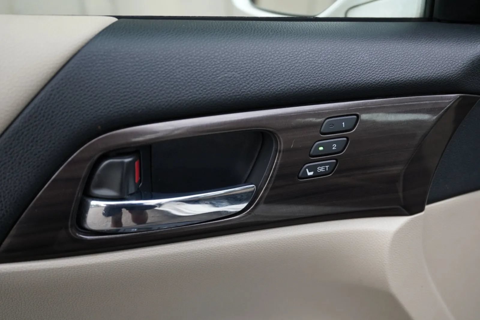 Used 2017 Honda Accord EX-L image 19