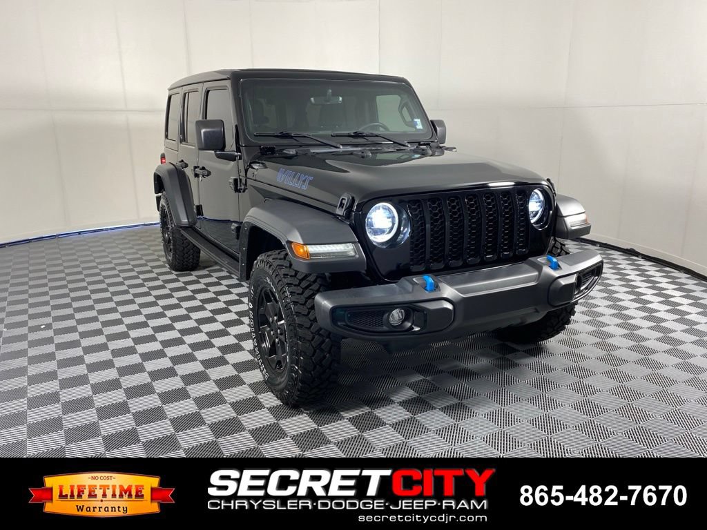 Used 2023 Jeep Wrangler Unlimited w/ Sun & Screen Package AWD/4WD image 1