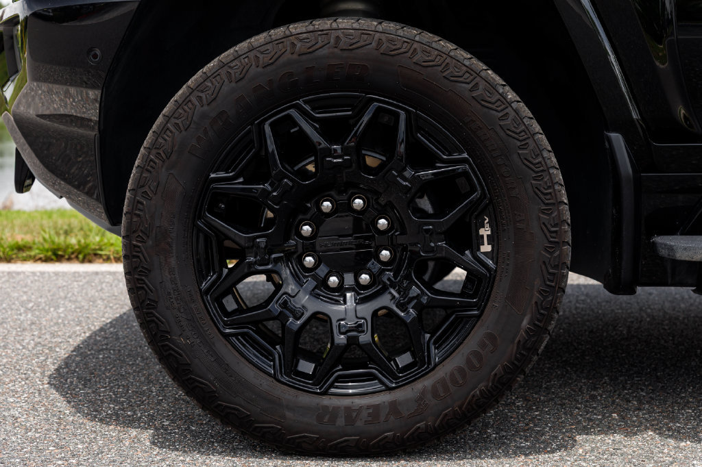 Used 2025 GMC Hummer EV 2X AWD/4WD image 37
