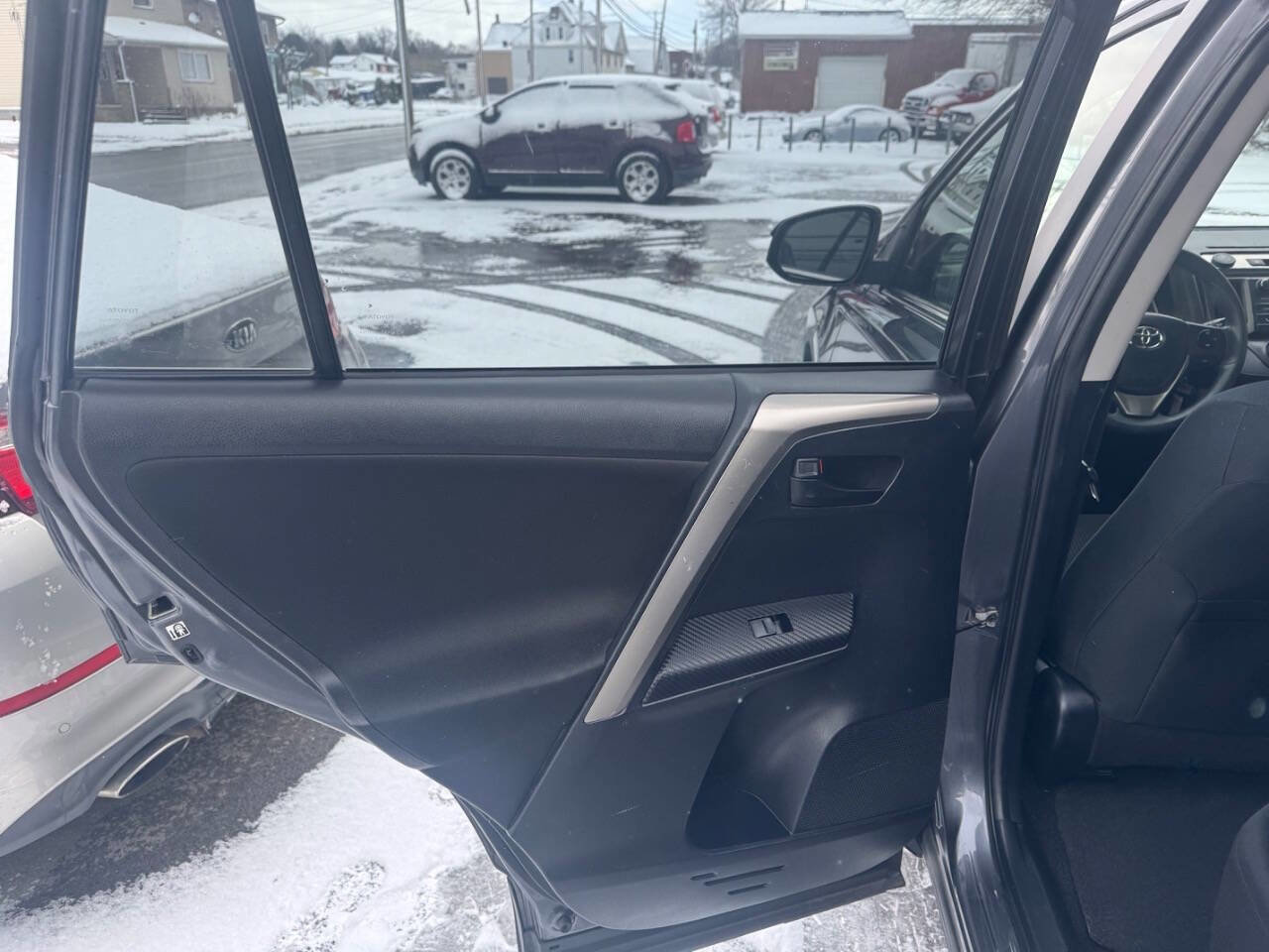 Used 2015 Toyota RAV4 LE image 12