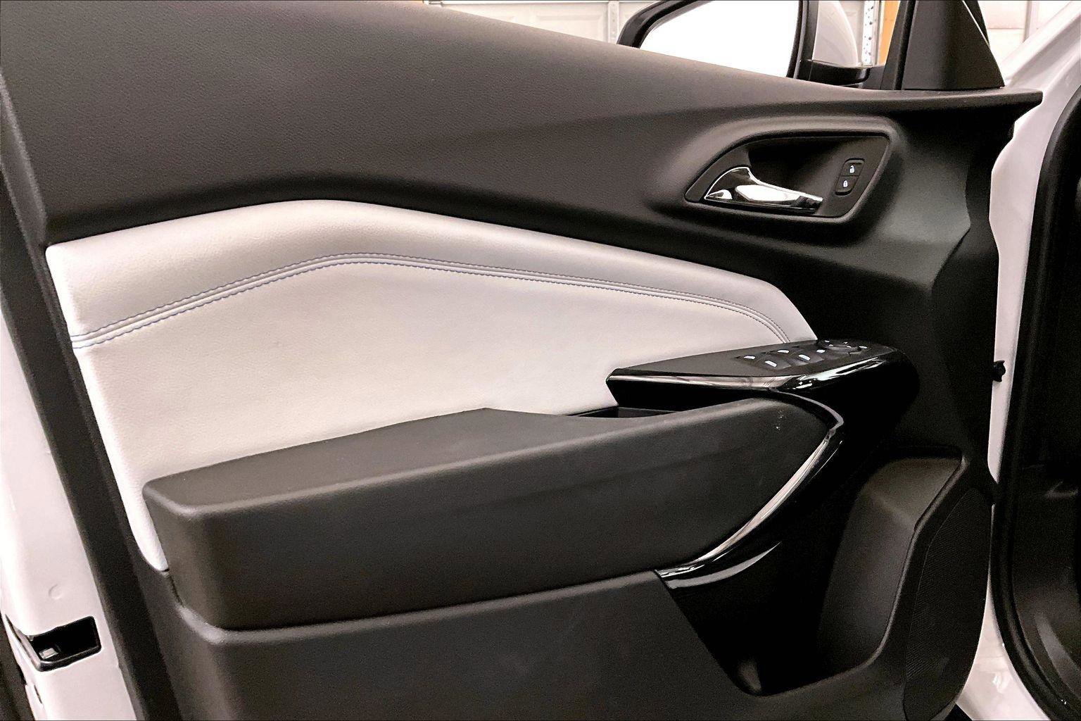 Used 2025 Chevrolet Trax LT w/ LT Convenience Package image 22