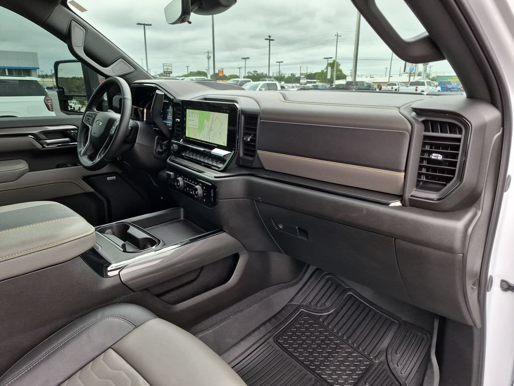Used 2025 Chevrolet Silverado 2500 ZR2 w/ Technology Package AWD/4WD image 28