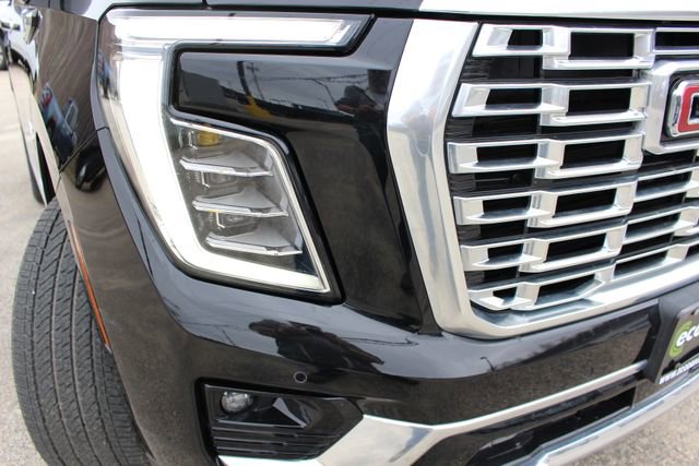 Used 2025 GMC Yukon Denali w/ Sun & Power Step Package image 4