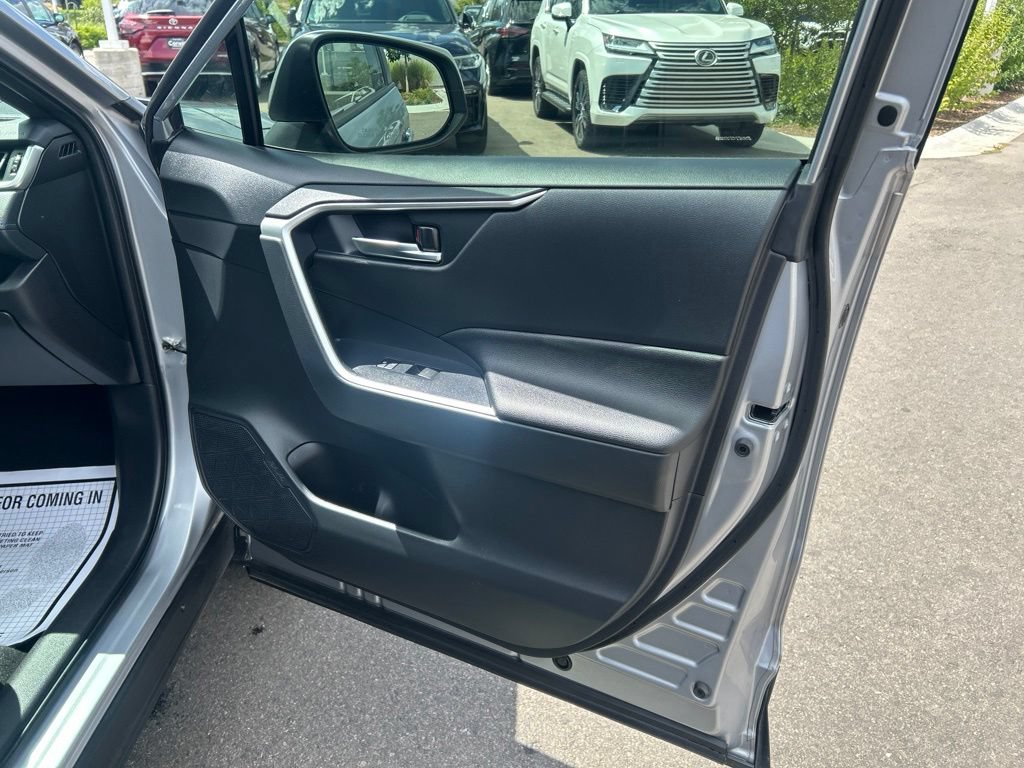 Used 2023 Toyota RAV4 SE AWD/4WD image 11