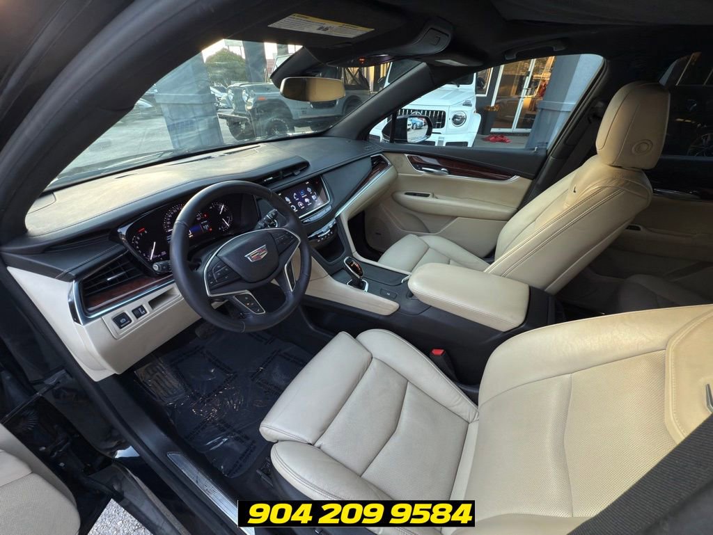 Used 2017 Cadillac XT5 Luxury w/ Driver Awareness Package FWD image 20