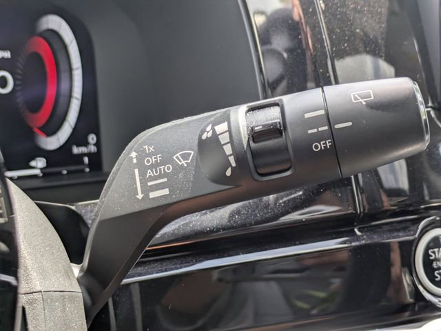 Used 2024 Nissan Pathfinder Platinum w/ Black Appearance Package image 30