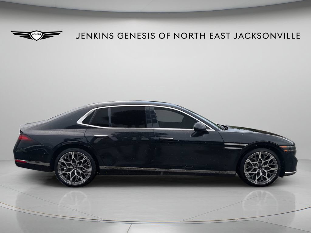 Used 2025 Genesis G90 3.5T AWD/4WD image 2