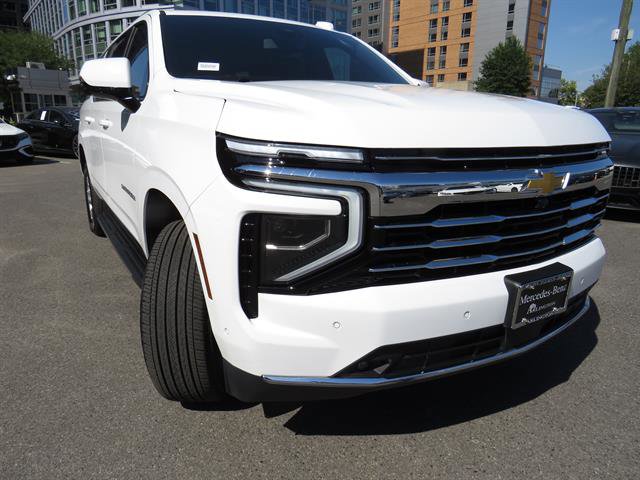 Used 2025 Chevrolet Suburban LT w/ Comfort Package AWD/4WD image 30