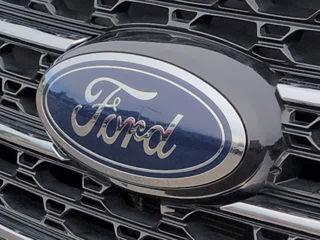 Used 2023 Ford Explorer XLT w/ Equipment Group 202A AWD/4WD image 12