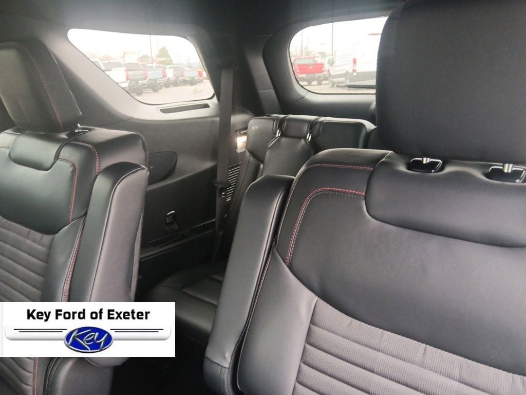 Used 2025 Ford Explorer ST-Line w/ Premium Package image 17