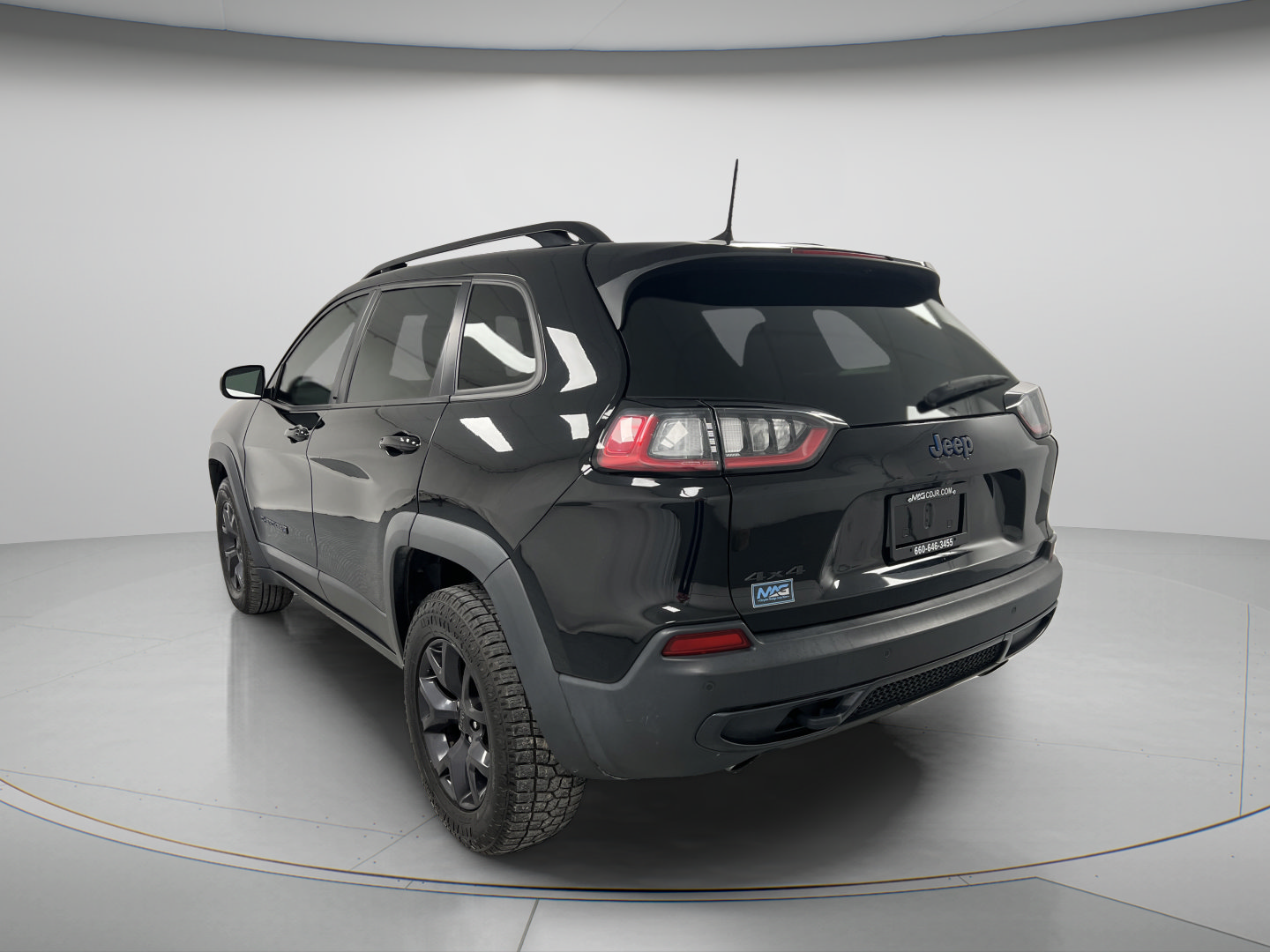 Used 2020 Jeep Cherokee Latitude AWD/4WD image 6