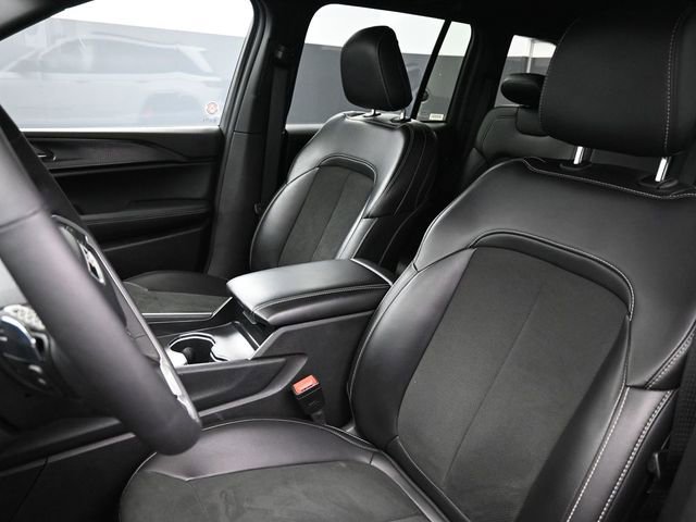 Used 2025 Jeep Grand Cherokee Altitude image 13