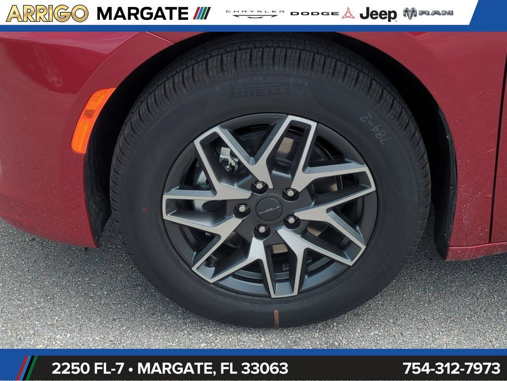 New 2027 Chrysler Pacifica Limited w/ Family Tech Group FWD image 11