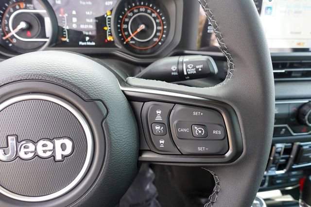 New 2025 Jeep Gladiator Willys image 18