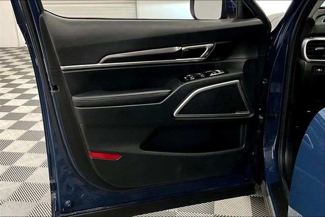 Used 2025 Kia Telluride S image 21