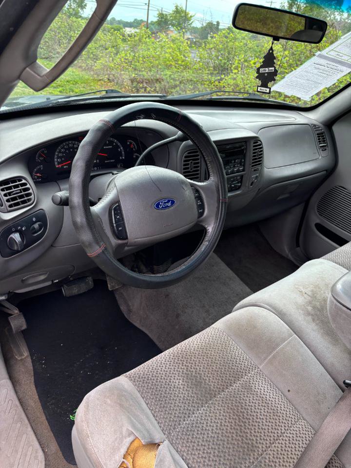 Used 2004 Ford F150 XLT RWD image 15