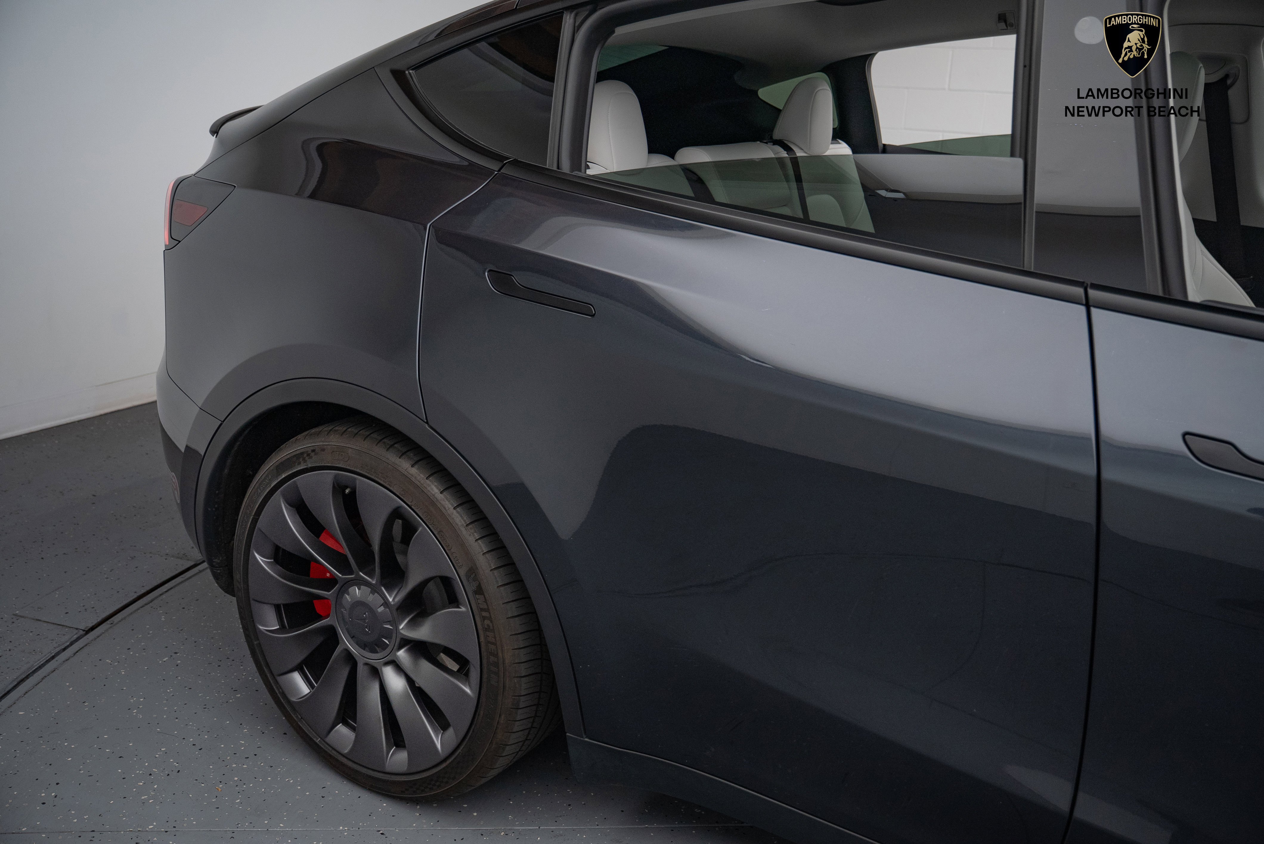 Used 2024 Tesla Model Y Performance image 4
