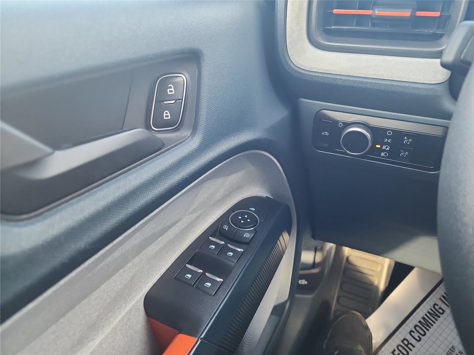 Used 2023 Ford Maverick XLT image 30