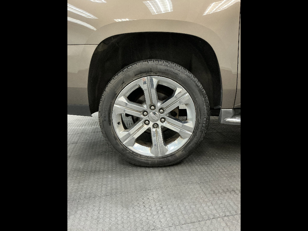 Used 2016 Cadillac Escalade ESV Luxury AWD/4WD image 39