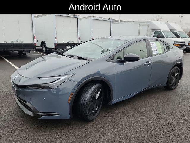 Used 2024 Toyota Prius LE image 3