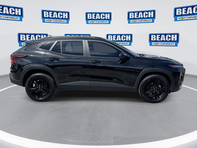 Used 2025 Chevrolet Trax ACTIV w/ Sunroof Package FWD image 9