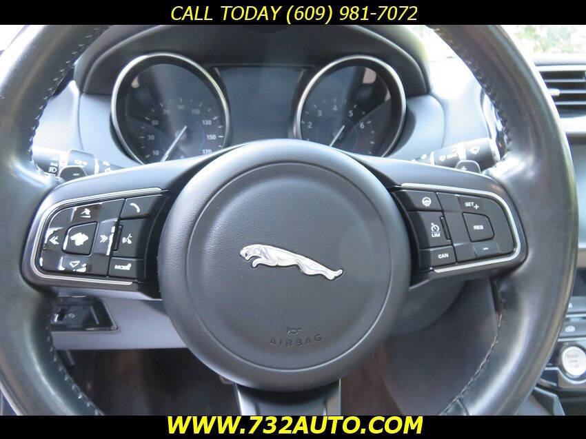 Used 2017 Jaguar XE image 26