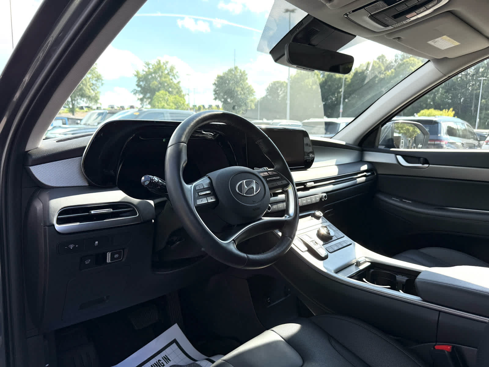 Used 2024 Hyundai Palisade SEL FWD image 16