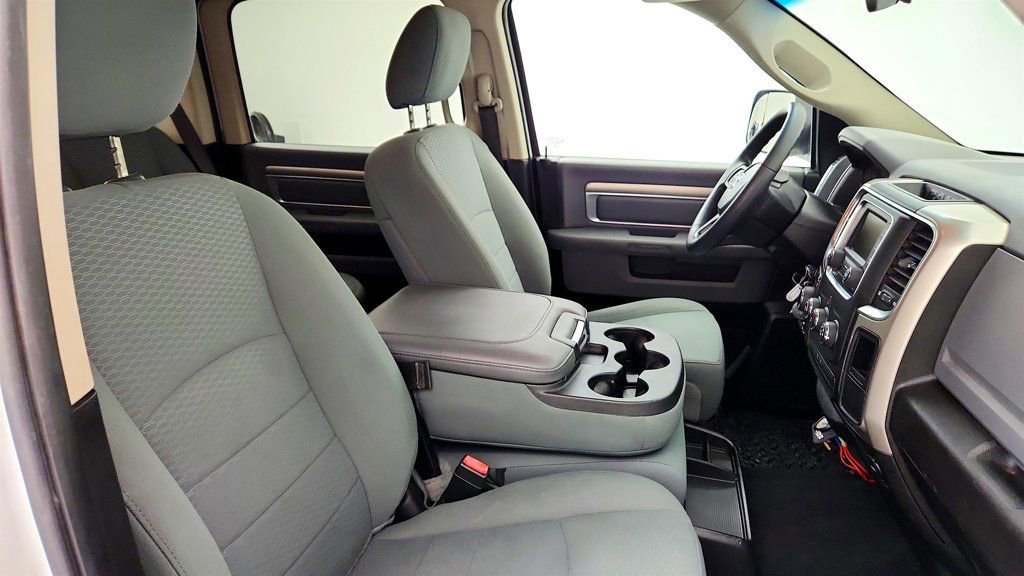 Used 2019 RAM 1500 Classic SLT AWD/4WD image 24