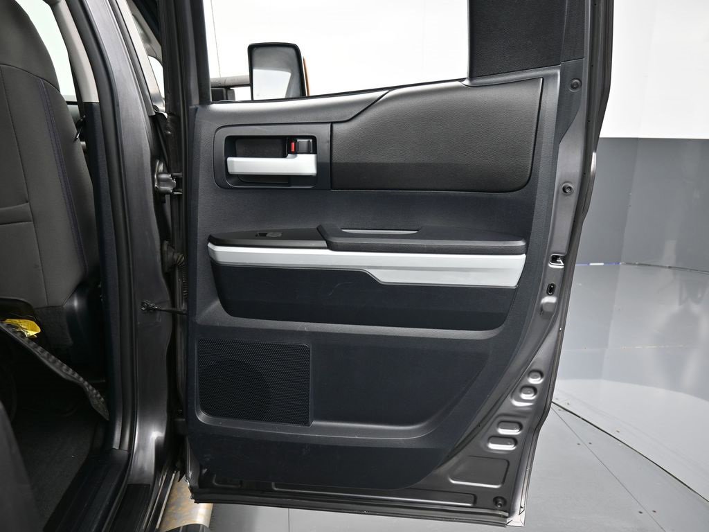 Used 2015 Toyota Tundra SR5 image 38