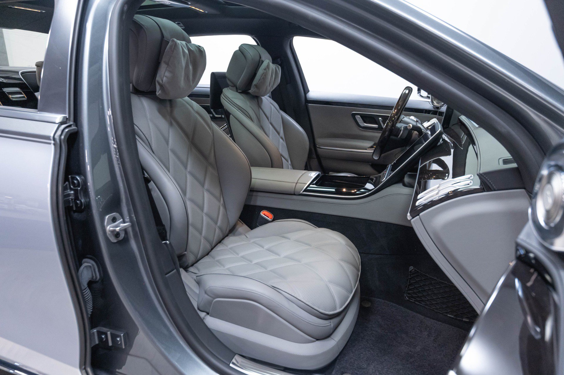 Used 2024 Mercedes-Benz Maybach S 680 4MATIC image 29