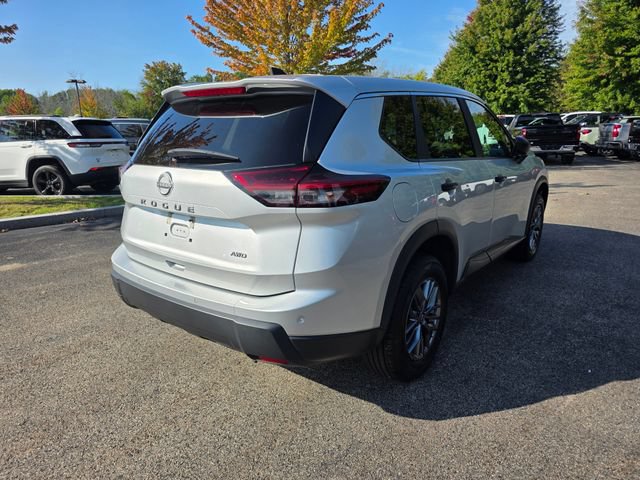 Used 2024 Nissan Rogue S AWD/4WD image 4