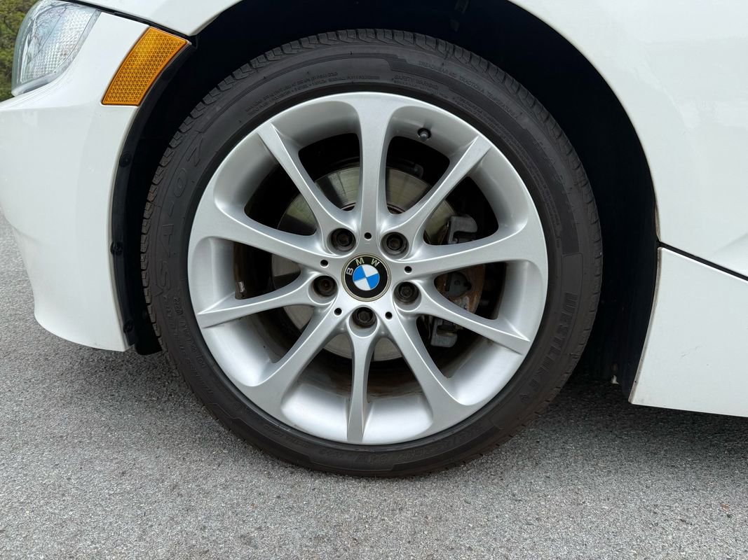 Used 2006 BMW Z4 3.0i RWD image 13