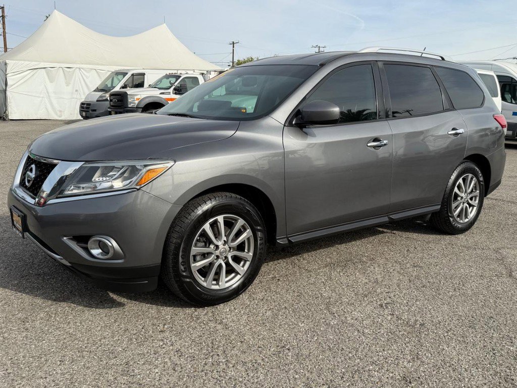 Used 2015 Nissan Pathfinder SV image 12