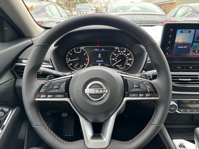 New 2025 Nissan Altima 2.5 SR image 9