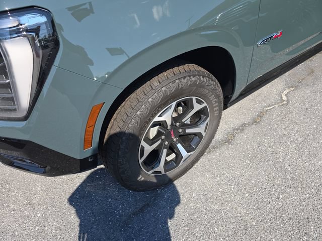 New 2026 GMC Yukon XL AT4 w/ AT4 Premium Plus Package AWD/4WD image 10