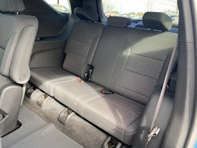 Used 2025 Chevrolet Traverse LT FWD image 23