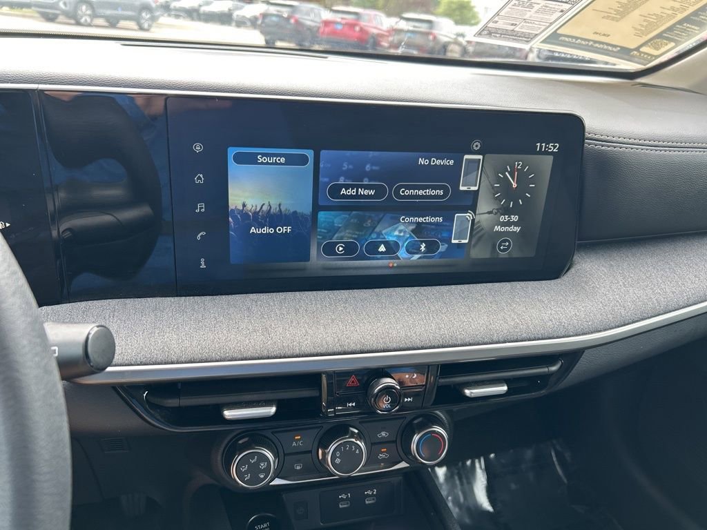 Used 2025 Nissan Kicks SV FWD image 29