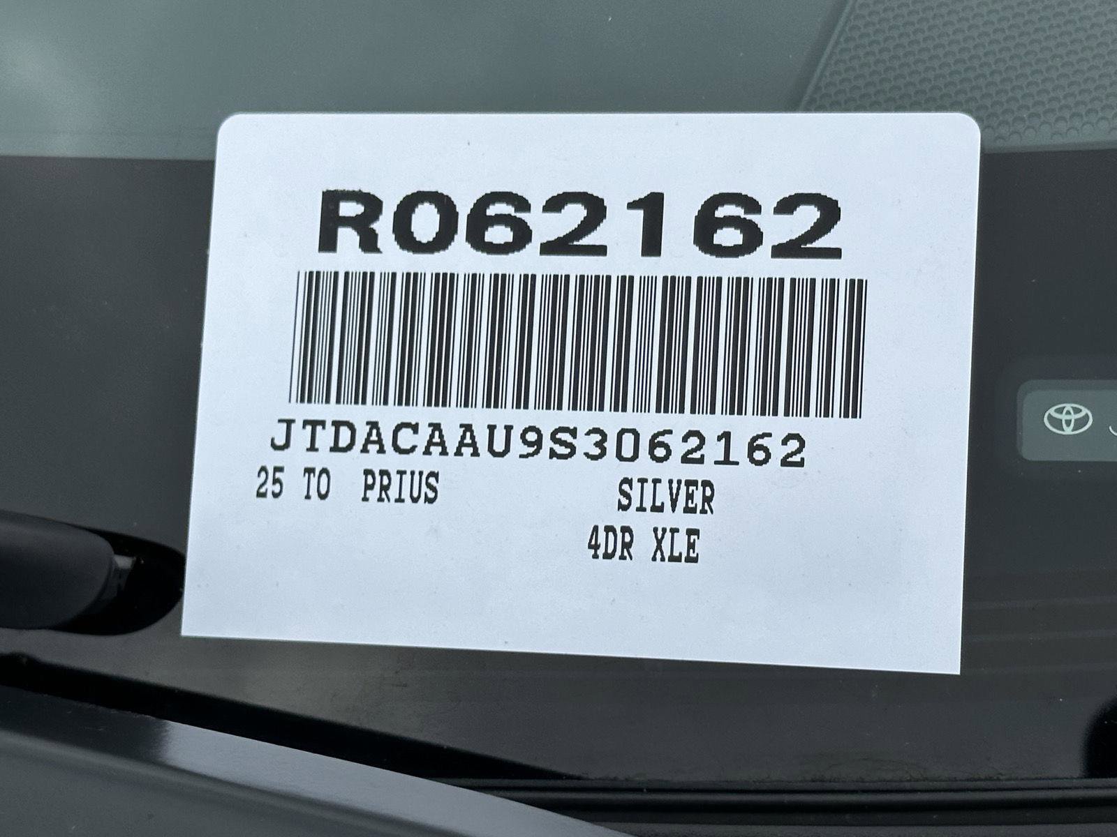Used 2025 Toyota Prius XLE FWD image 14
