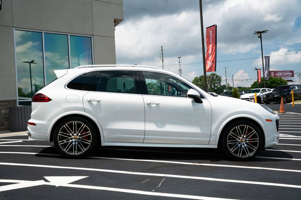 Used 2015 Porsche Cayenne Turbo AWD/4WD image 10