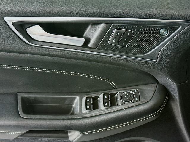 Used 2022 Ford Edge Titanium w/ Equipment Group 301A image 18