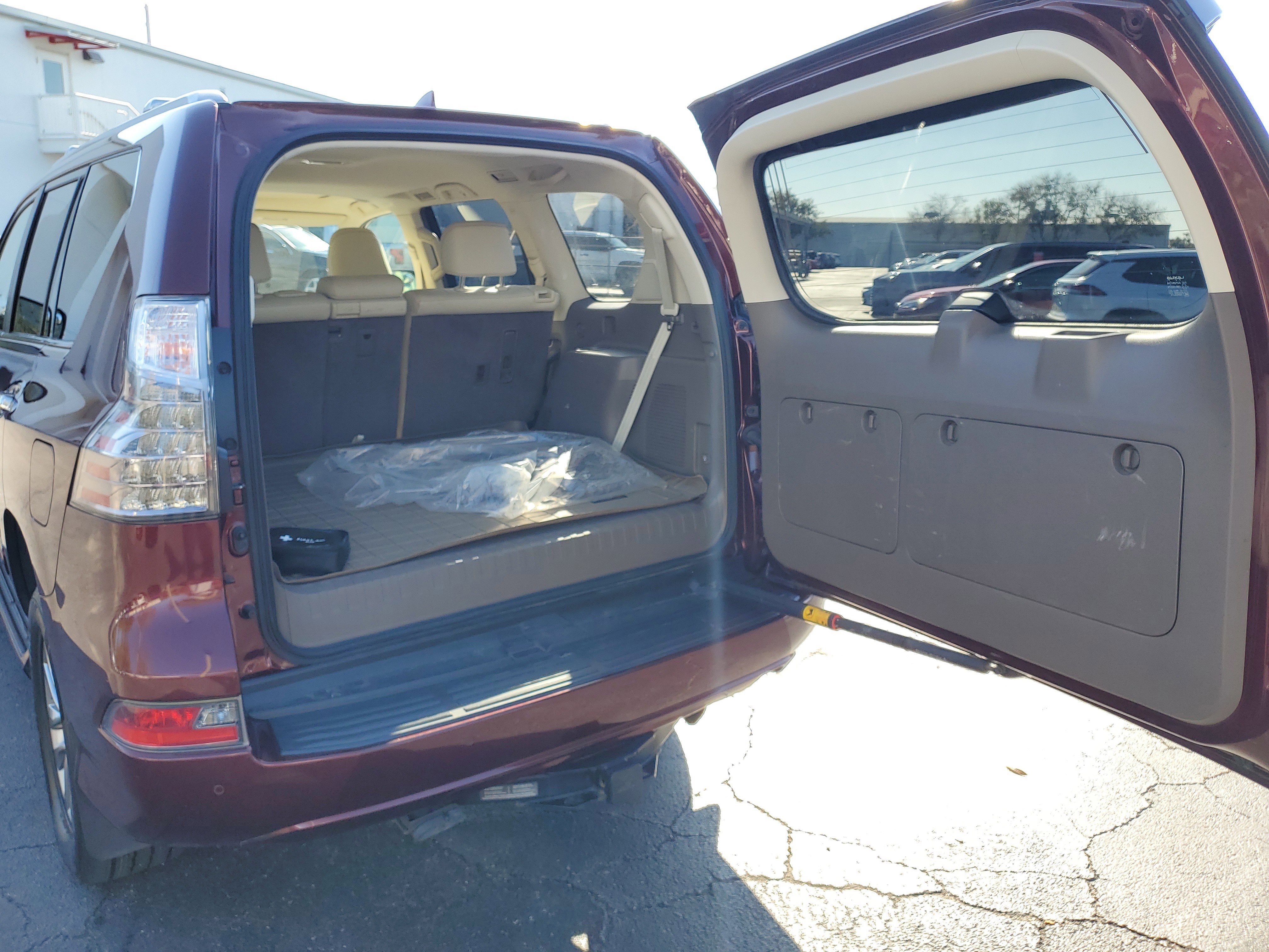 Used 2018 Lexus GX 460 Luxury image 10