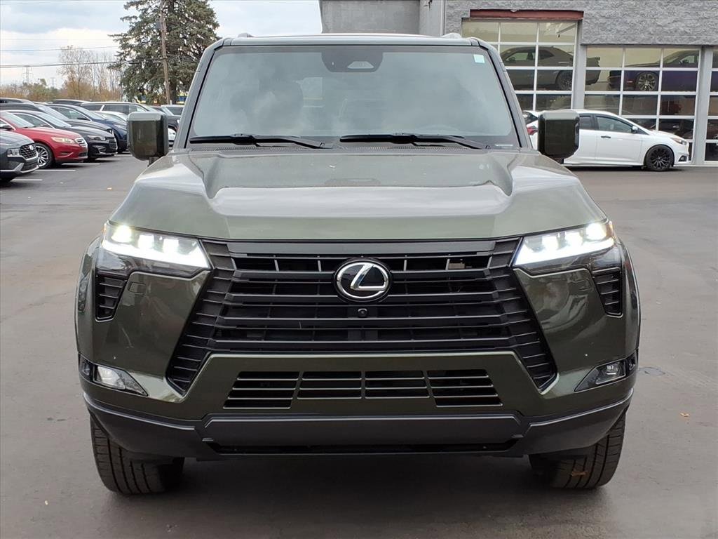 Used 2025 Lexus GX 550 image 8
