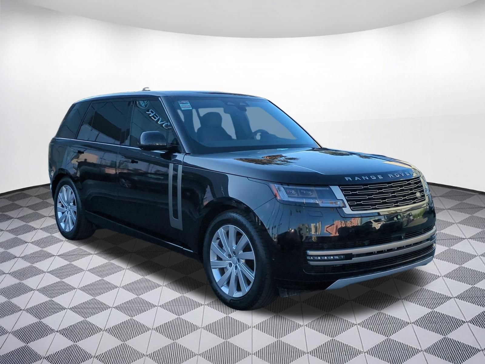 Used 2025 Land Rover Range Rover Long Wheelbase SE AWD/4WD image 7