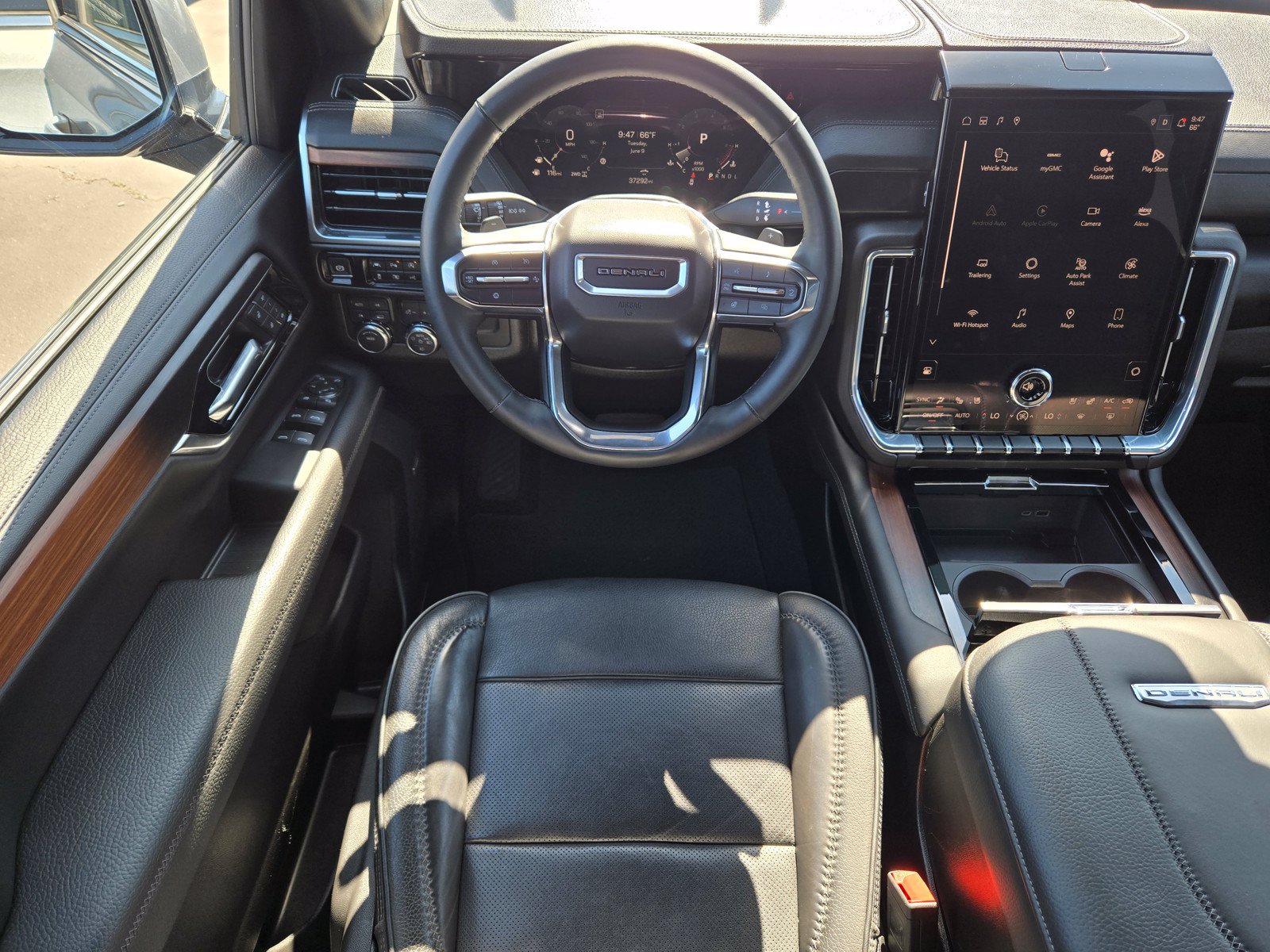 Used 2025 GMC Yukon Denali AWD/4WD image 11