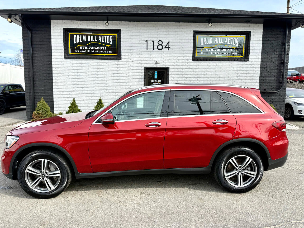 Used 2020 Mercedes-Benz GLC 300 4MATIC image 2